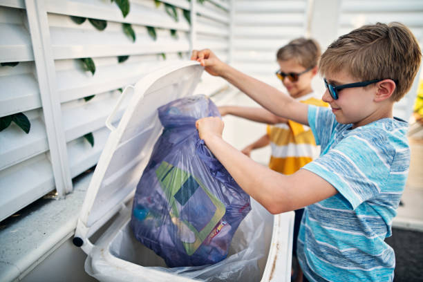 Best Yard Waste Removal  in Edinburg, TX
